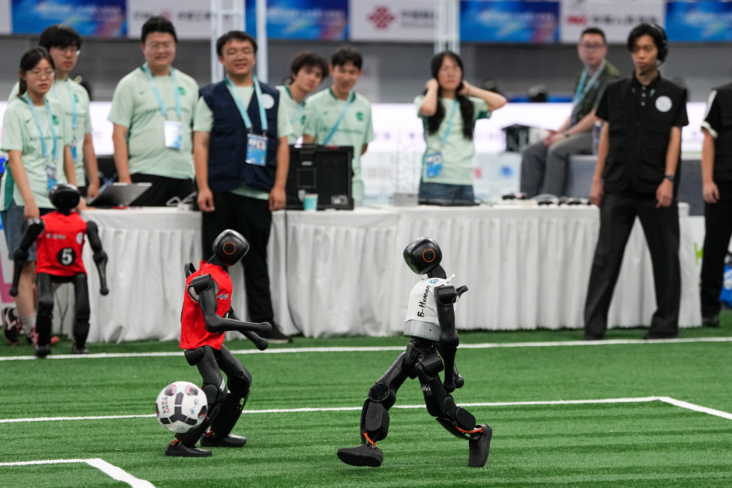 Un robot participe au pentathlon complet.