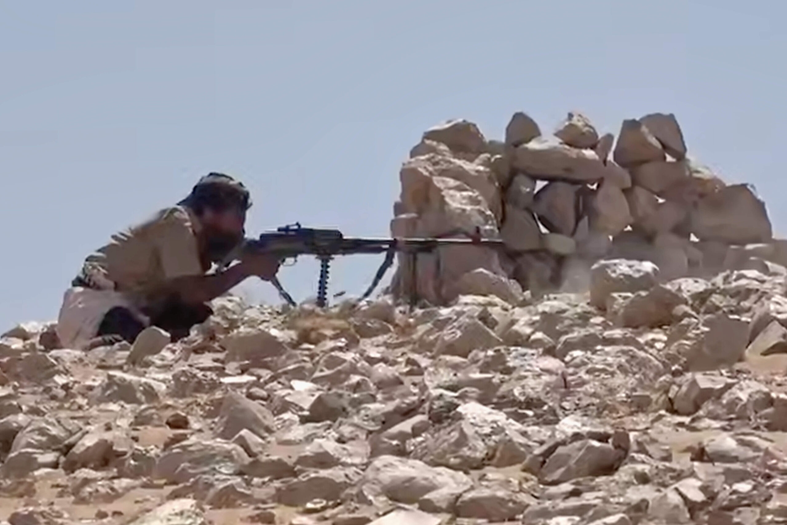 Image, tirée d'une vidéo non datée diffusée mardi 15 septembre 2026 par le Bureau des médias d'Ansar Allah, la branche médiatique des rebelles houthis du Yémen, montrant ce que le groupe présente comme un combattant houthi.