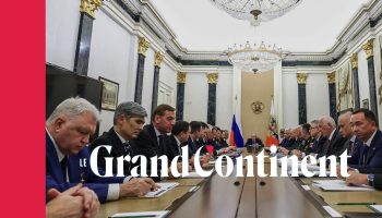 Why Don’t the Russian Elites Turn Against Putin?